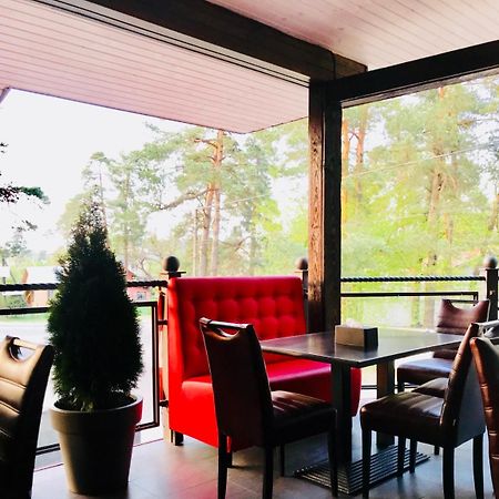 Motozona Hotel Bryukhovychi Ngoại thất bức ảnh