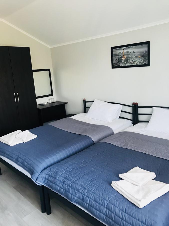 Motozona Hotel Bryukhovychi Ngoại thất bức ảnh