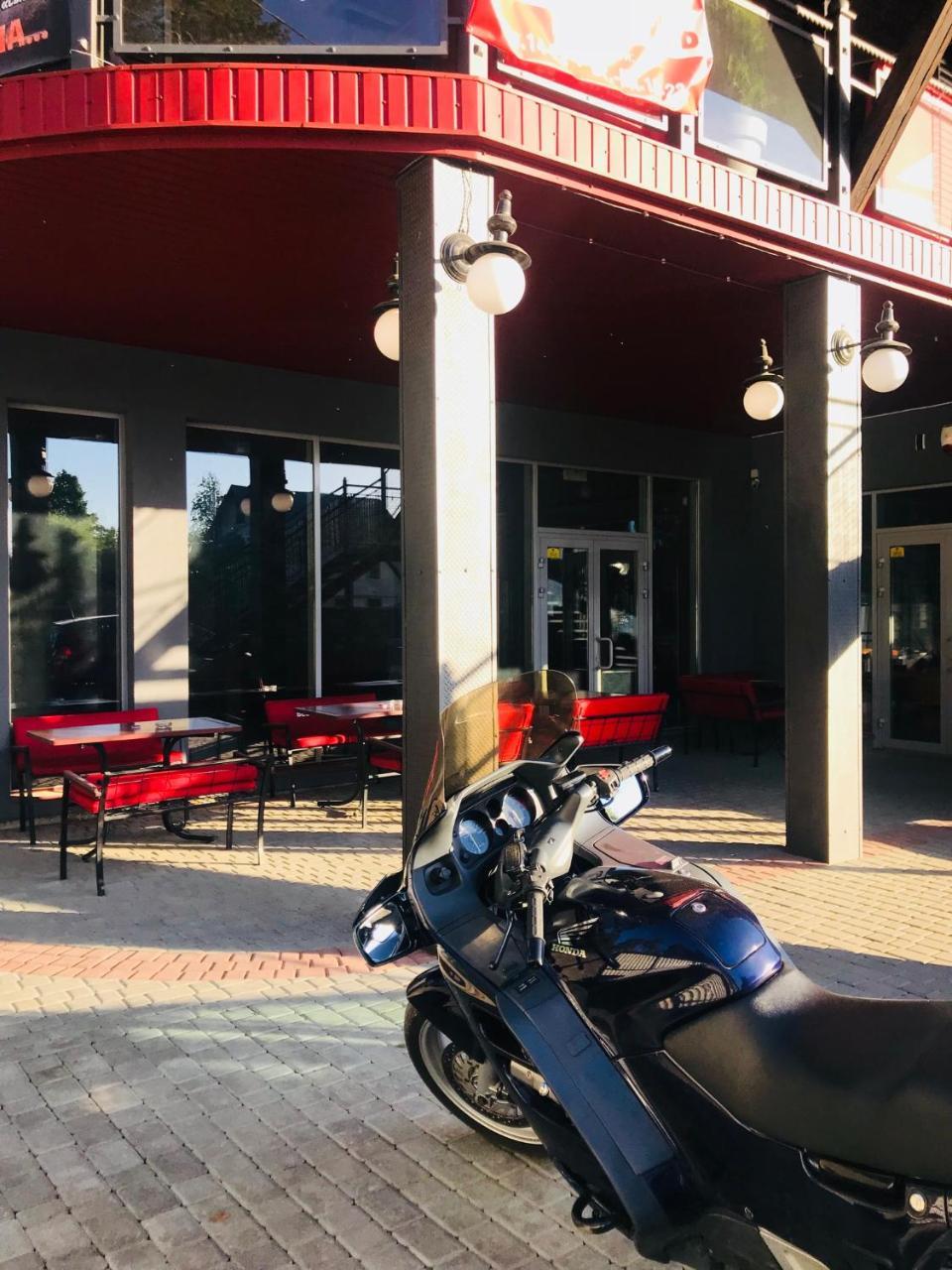 Motozona Hotel Bryukhovychi Ngoại thất bức ảnh
